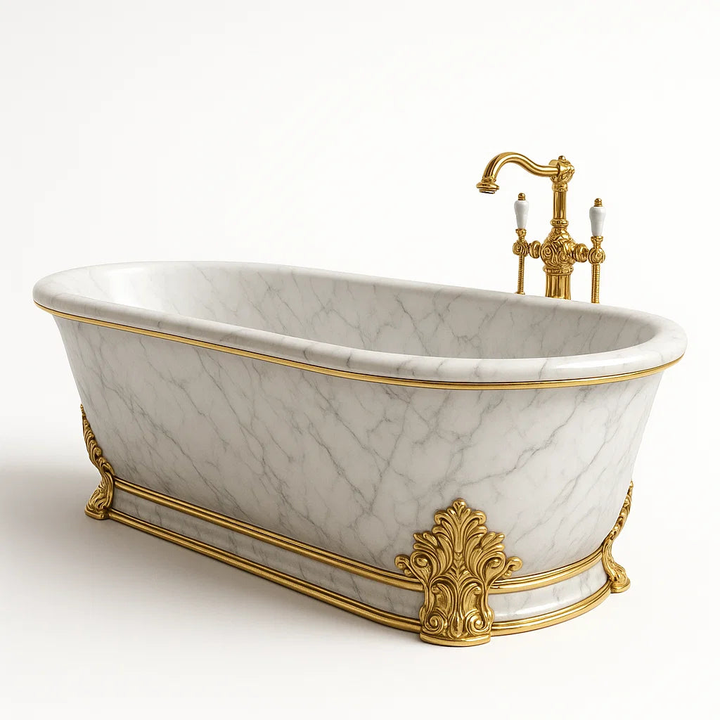 Freistehende Marmorbadewanne mit goldenen Verzierungen